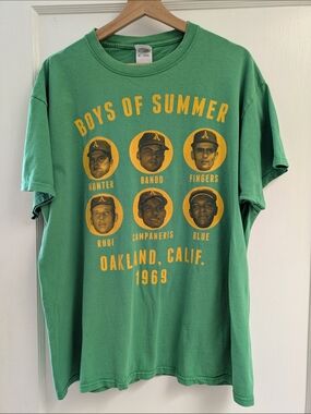 Fruit of the Loom Green T-Shirt with Yellow Oakland Graphic